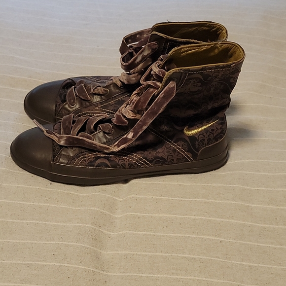 Alice Cullen Vintage Nike Paisley Sixtons - Picture 2 of 7